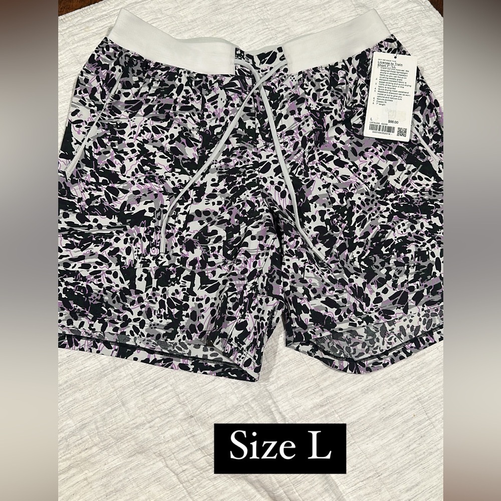 Men’s licensed to train shorts size L lululemon